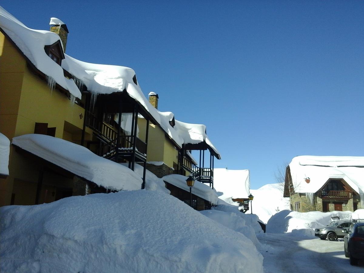 Apartamentos Tanau Baqueira Beret Exteriér fotografie